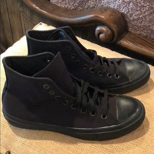 Solid black Converse Chuck Taylor with Lunarlon 9